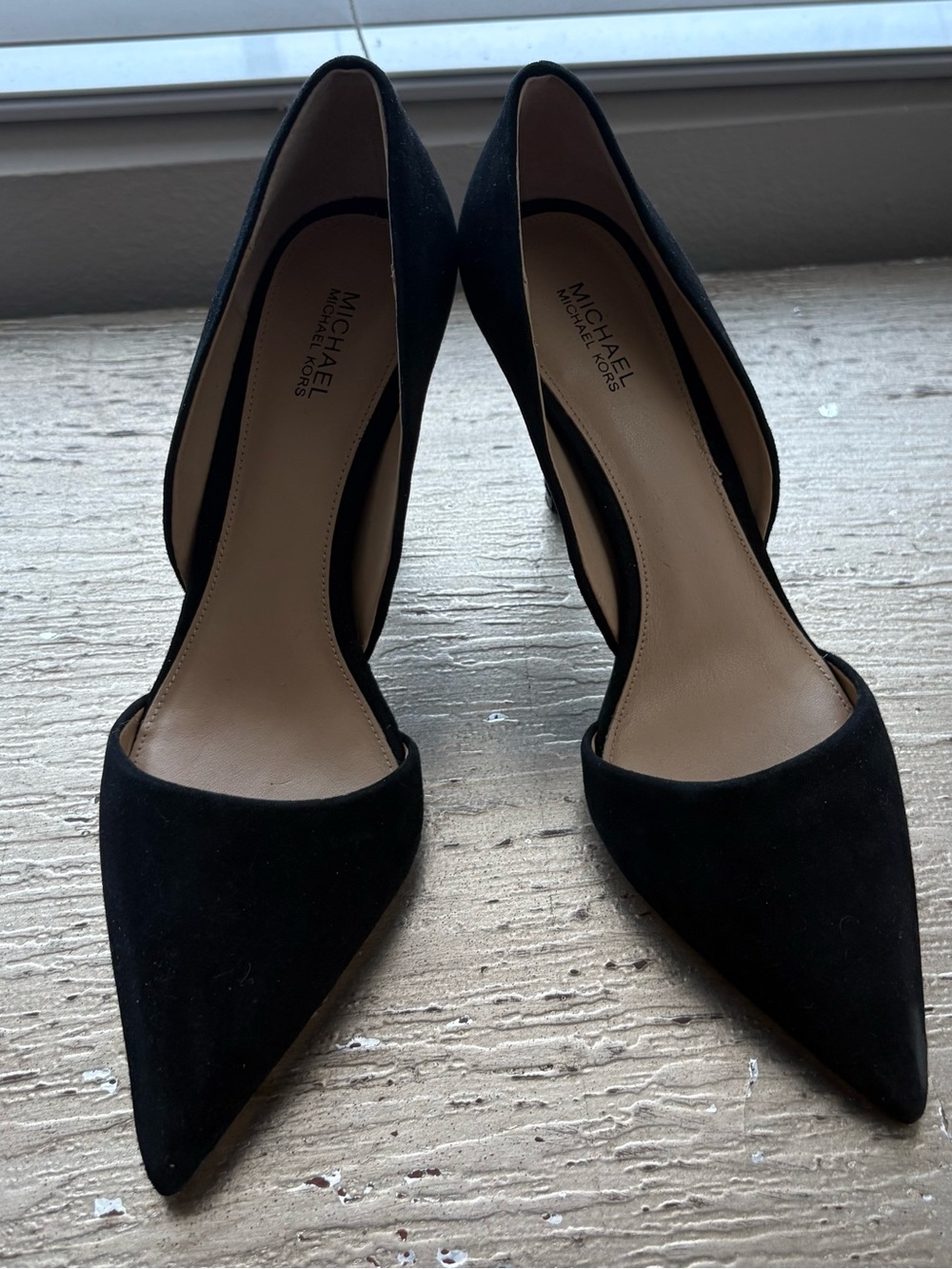 MICHAEL Michael Kors
Pointed Toe D'Orsay Pumps - Julieta High-Heel - Picture 6 of 9